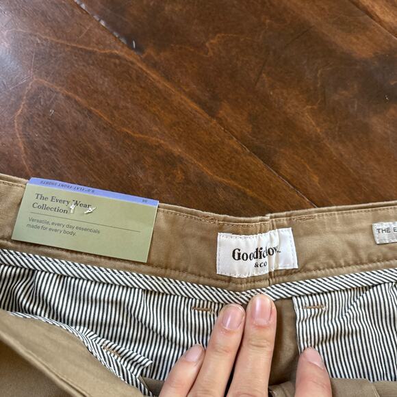 Goodfellow & Co. The Every Wear Flat Front Chino Shorts 9" Inseam Tan Size 36 - Picture 3 of 5